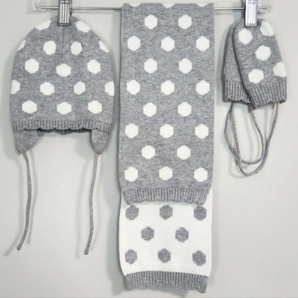 Jacadi Grey/White Polkadot Hat (6M), Scarf (TU), & Mitten (T1) Set ~ EUC - Picture 5 of 8